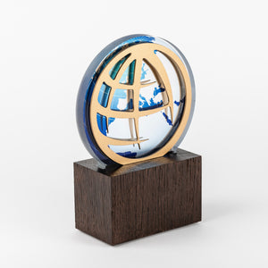 Individuāla dizaina balva globuss_organiskā stikla_metāla_koka balva_Awards and Medal Studio_1